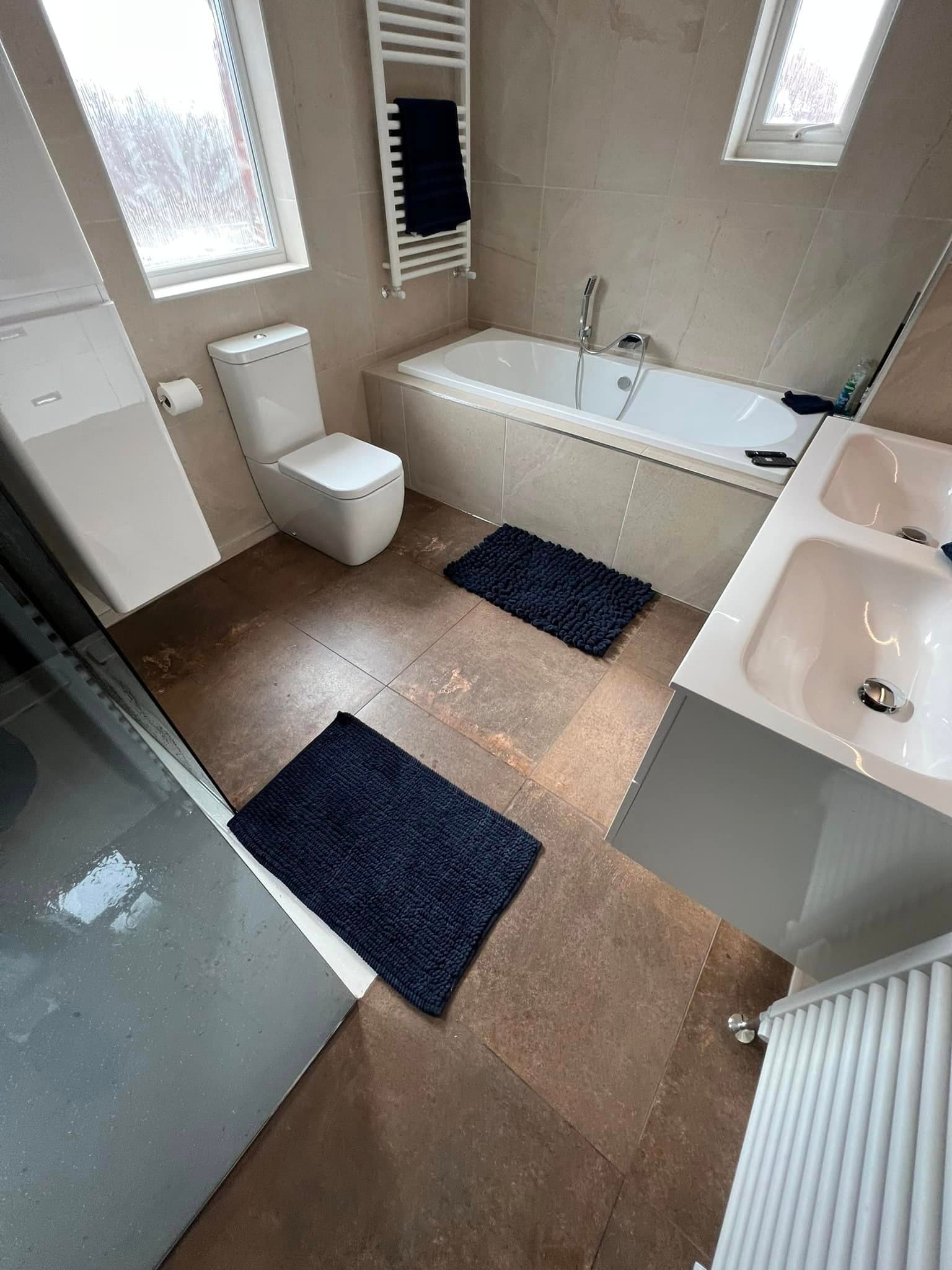 Shower room, large-format tiling